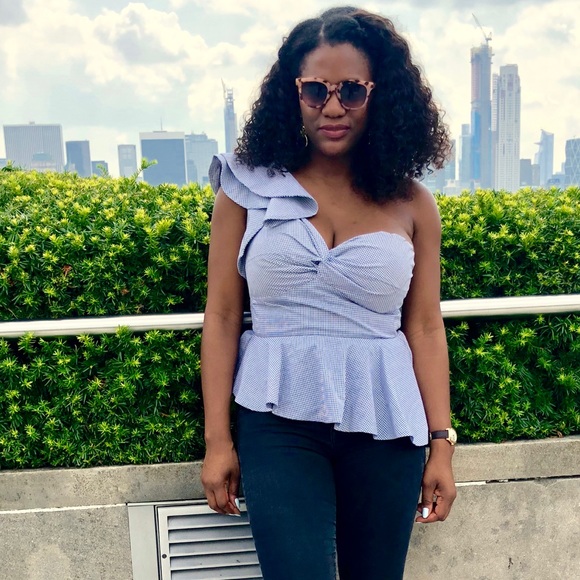 Meet your Posher, Monique - Picture 3 of 3